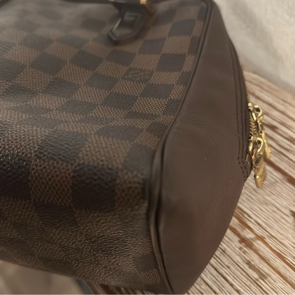 Louis Vuitton Damier Ebene Triana Bag. - Picture 10 of 13